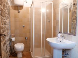 Ένα μπάνιο στο Apartment Fonte - Borgo la Civitella by Interhome +18 φωτογραφίες