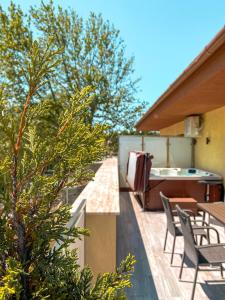 Balkón alebo terasa v ubytovaní Casa Luxury Wellness Apartman By BLTN