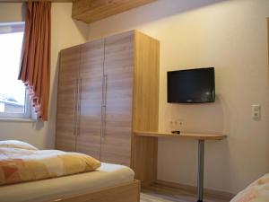 Telewizja i/lub zestaw kina domowego w obiekcie Apartment Bella Monte-2 by Interhome