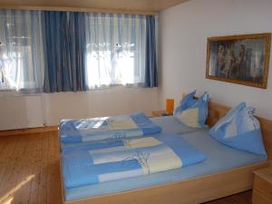 Postel nebo postele na pokoji v ubytování Holiday Home Krechen Alm by Interhome