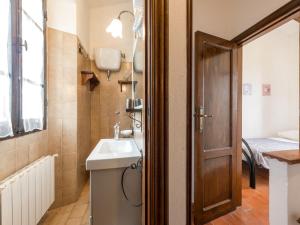 Kúpeľňa v ubytovaní Holiday Home Montecavallo by Interhome
