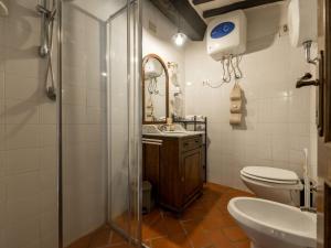 Kúpeľňa v ubytovaní Holiday Home Montecavallo by Interhome