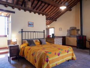 Postel nebo postele na pokoji v ubytování Apartment Mimosa - Borgo la Civitella by Interhome + 20 fotografií