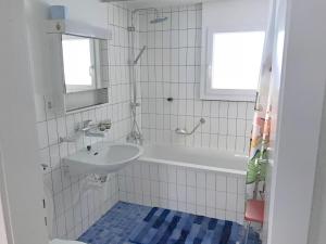 Koupelna v ubytování Holiday Home Peisel by Interhome