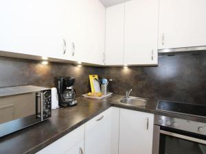Kuchyňa alebo kuchynka v ubytovaní Apartment Liebl-1 by Interhome