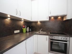 Kuchyňa alebo kuchynka v ubytovaní Apartment Liebl-3 by Interhome