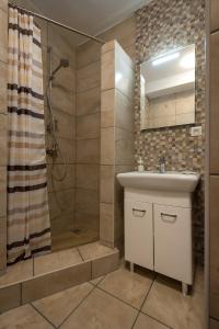 A bathroom at Symple apartments