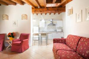 Gallery image of Residence Villa Antica Torre in San Felice del Benaco