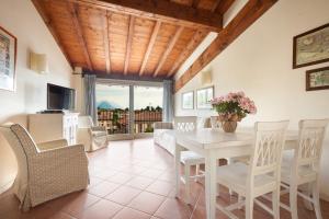 Gallery image of Residence Villa Antica Torre in San Felice del Benaco