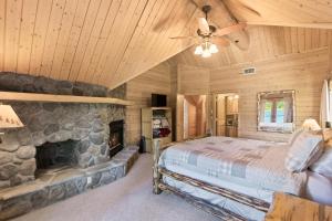 Gallery image of Antler Cove Log Home in Sagle