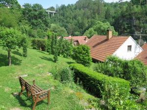 Zahrada ubytování Holiday Home Parkany 1 by Interhome