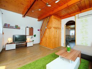 Gallery image of Chalet Nero by Interhome in Balatonmáriafürdő