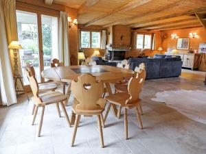 Gallery image of Chalet Les 3 Soeurs by Interhome in Villars-sur-Ollon