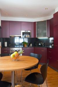 Kuhinja oz. manjša kuhinja v nastanitvi Apartment Iris B-5 by Interhome