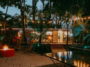Fotografie z fotogalerie ubytování Airstream by the Sea v destinaci Nosara