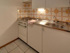 Apartment Topaze-1 by Interhomeにあるキッチンまたは簡易キッチン