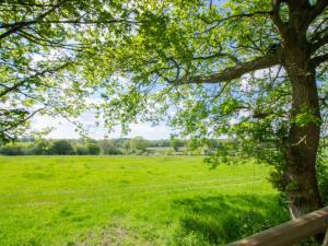 RolvendenにあるHoliday Home Methersham Oast Barn by Interhomeのギャラリーの写真