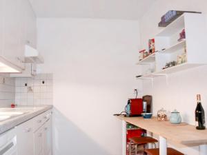 Apartment Utoring Acletta-116 by Interhomeにあるキッチンまたは簡易キッチン