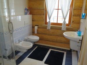 Kúpeľňa v ubytovaní Chalet Lazny by Interhome