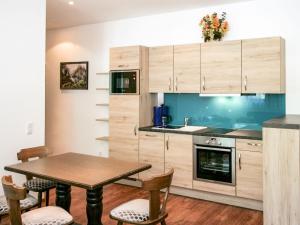 Kuchyňa alebo kuchynka v ubytovaní Apartment Hochjoch by Interhome