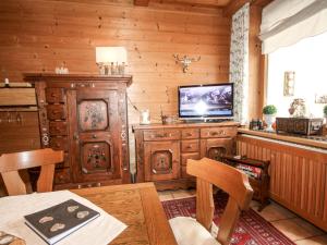 Gallery image of Apartment Holiday-5 by Interhome in Zell am See