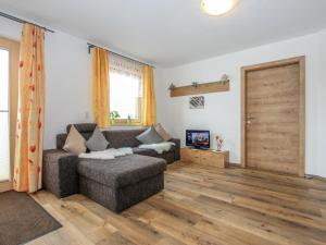 Sjónvarps- og/eða afþreyingartæki á Apartment Wildbachl by Interhome