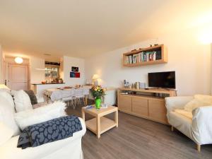 Μια τηλεόραση ή/και κέντρο ψυχαγωγίας στο Apartment Cristel 2 by Interhome