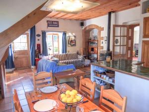 Χώρος καθιστικού στο Holiday Home Mas Troumpill by Interhome