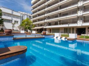 Bazén v ubytování Apartment Punta Garbí by Interhome nebo v jeho okolí
