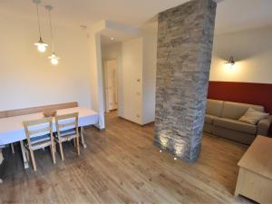 Część wypoczynkowa w obiekcie Apartment Elettra-7 by Interhome