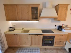 Kuchnia lub aneks kuchenny w obiekcie Apartment Elettra-7 by Interhome