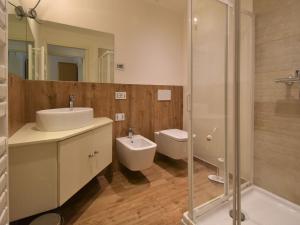 Łazienka w obiekcie Apartment Elettra-7 by Interhome