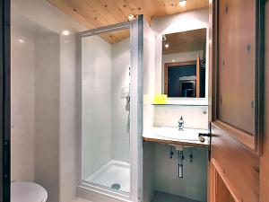 A bathroom at Apartment Ainhauser-2 by Interhome