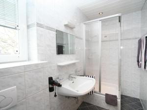 Vannituba majutusasutuses Apartment Susi by Interhome