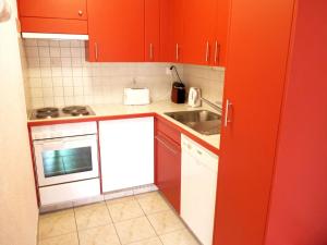 Kjøkken eller kjøkkenkrok på Apartment Les sources 4209 by Interhome