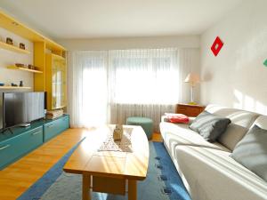 TV a/nebo společenská místnost v ubytování Apartment Mirador-5 by Interhome
