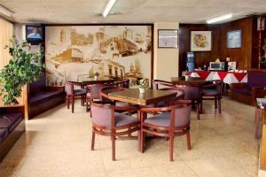 En restaurant eller et andet spisested på Hotel Premier Saltillo Coahuila