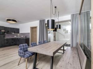 Kuchyňa alebo kuchynka v ubytovaní Apartment Appartement Wallis by Interhome + 37 fotografií