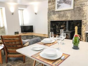 Nápoje v ubytování Ha'penny Cottage