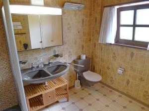 Koupelna v ubytování Apartment Fricktalerhuus Apt-1 by Interhome