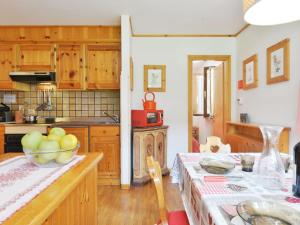 Kuchyňa alebo kuchynka v ubytovaní Apartment Genziana by Interhome