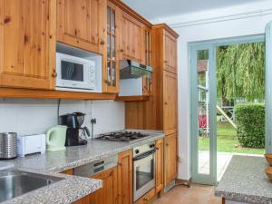 Kuchyňa alebo kuchynka v ubytovaní Holiday Home Sapphire by Interhome