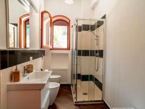 A bathroom at Apartment Nina by Interhome