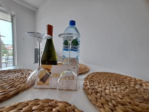 Nápoje v ubytovaní Apartament WILKASY (k. Giżycka)