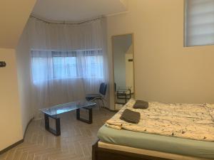 Postel nebo postele na pokoji v ubytování Rotermanni Studio Apartament on 4 floor