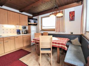 Köök või kööginurk majutusasutuses Apartment Widner by Interhome