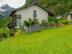 Giardino di Apartment ai Casell by Interhome