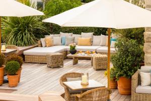 Boutique hôtel Château Rouher的休息区