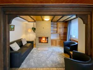 Χώρος καθιστικού στο Apartment Chalet Jungtalblick Drieri by Interhome