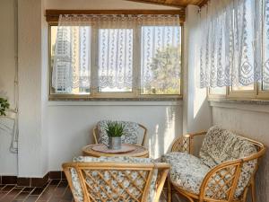 Posezení v ubytování Apartment Chiara by Interhome